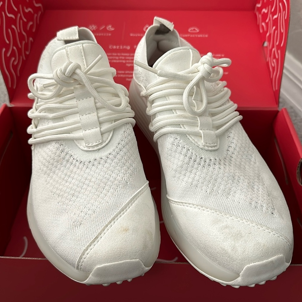 Lane Eight White Trainer